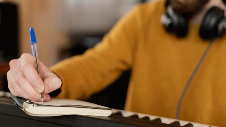 escribir una cuña de radio